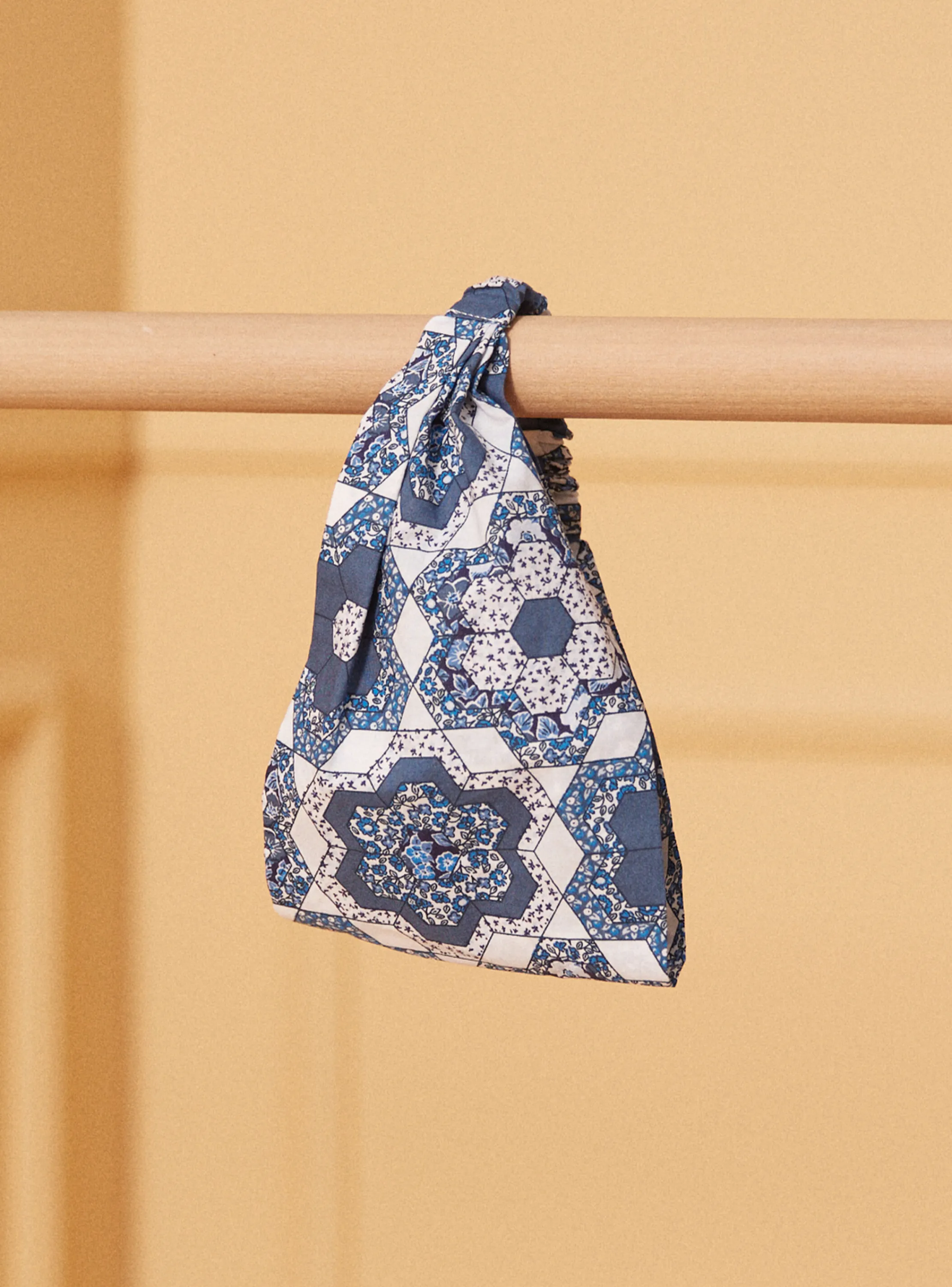 Discount Sergent Major Blue and white headband with floral print