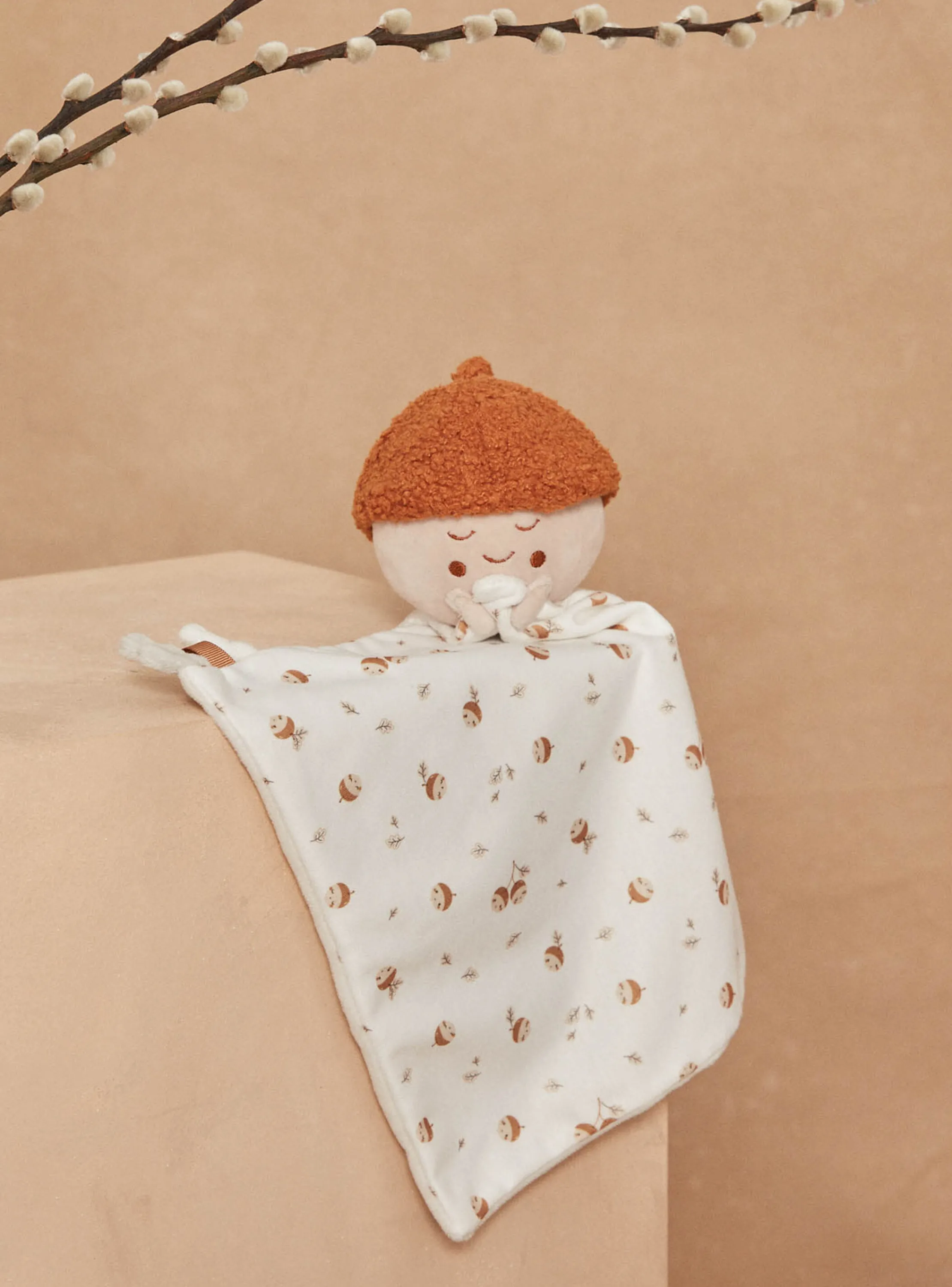 Sale Sergent Major Caramel and white tassel birth cuddle