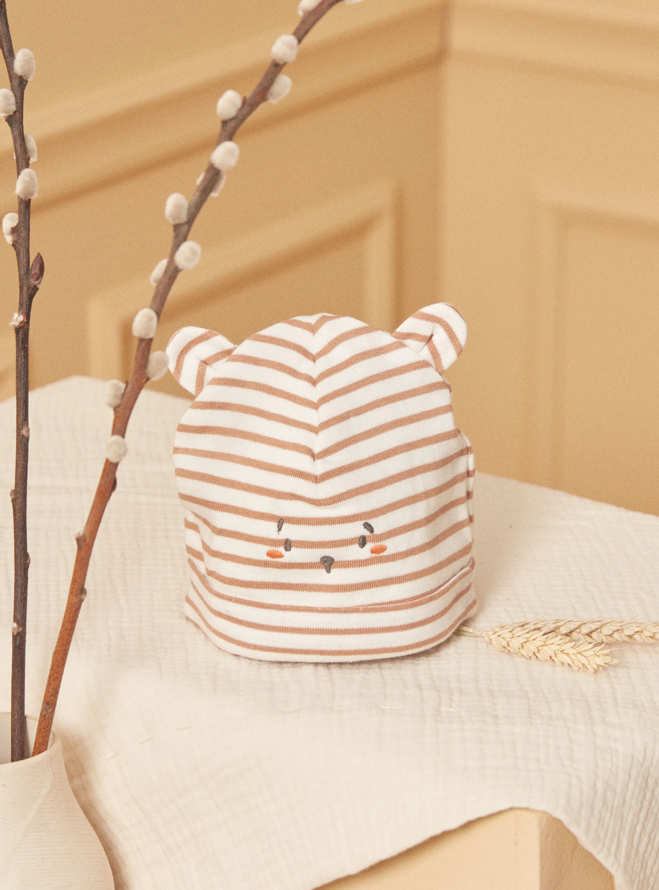 Fashion Sergent Major Ecru and hazelnut baby beanie