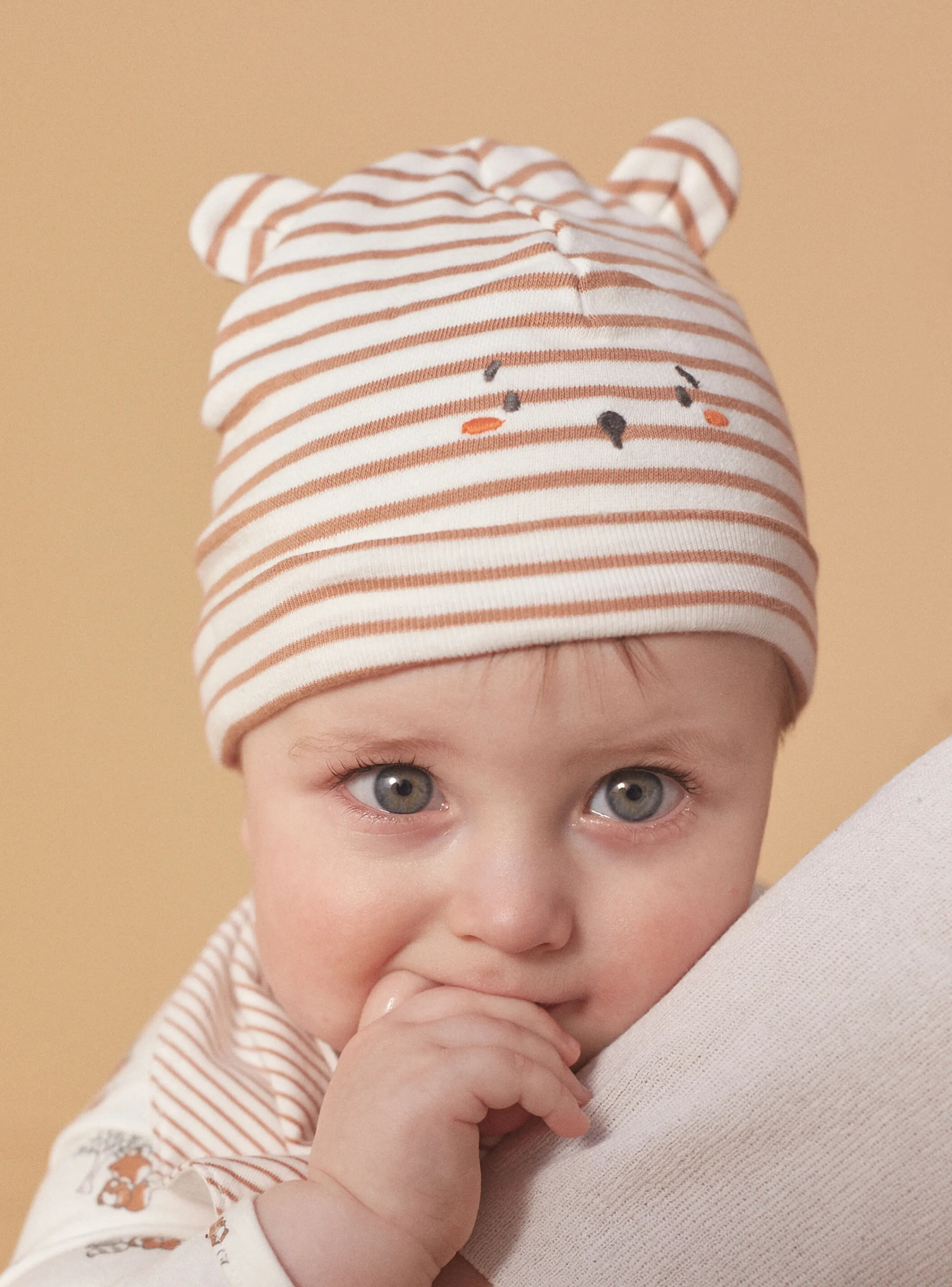 Fashion Sergent Major Ecru and hazelnut baby beanie