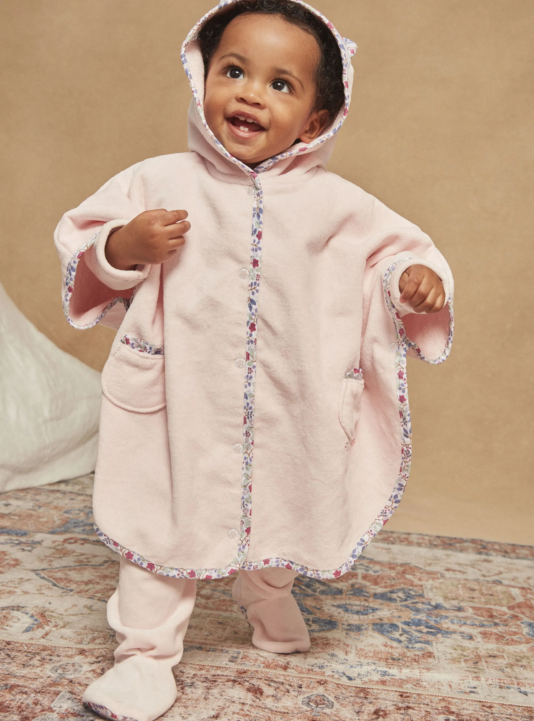 Cheap Sergent Major Hooded pink bath cape with floral print.