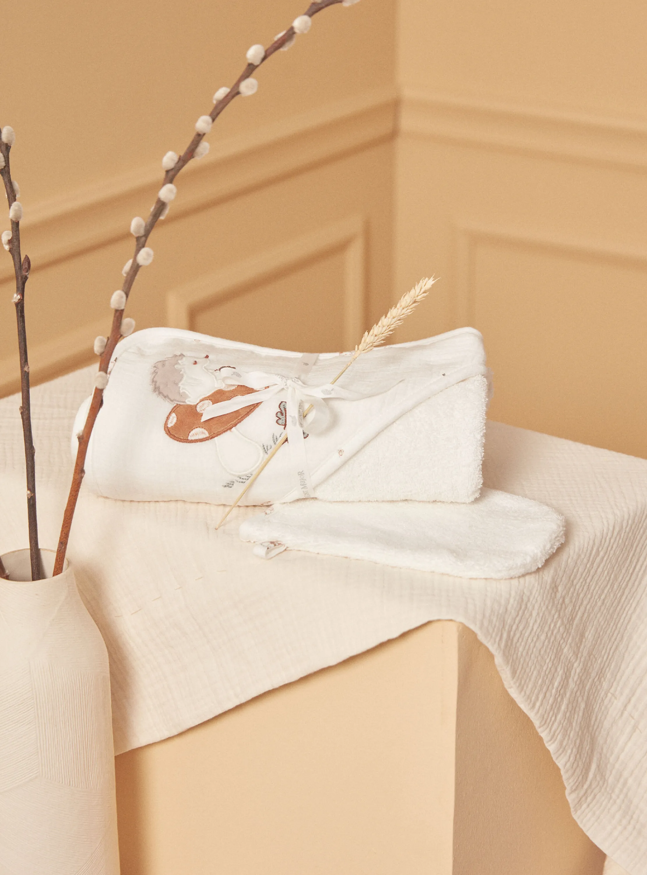 New Sergent Major Off white HOODED BATH TOWEL - (BATH) MITT