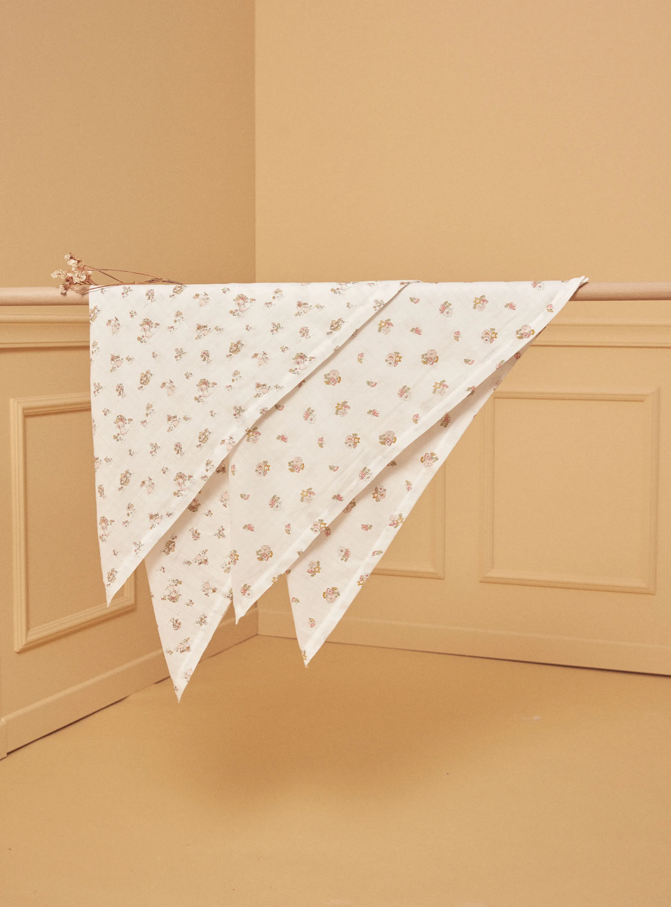 Store Sergent Major Off white NAPKIN LINERS