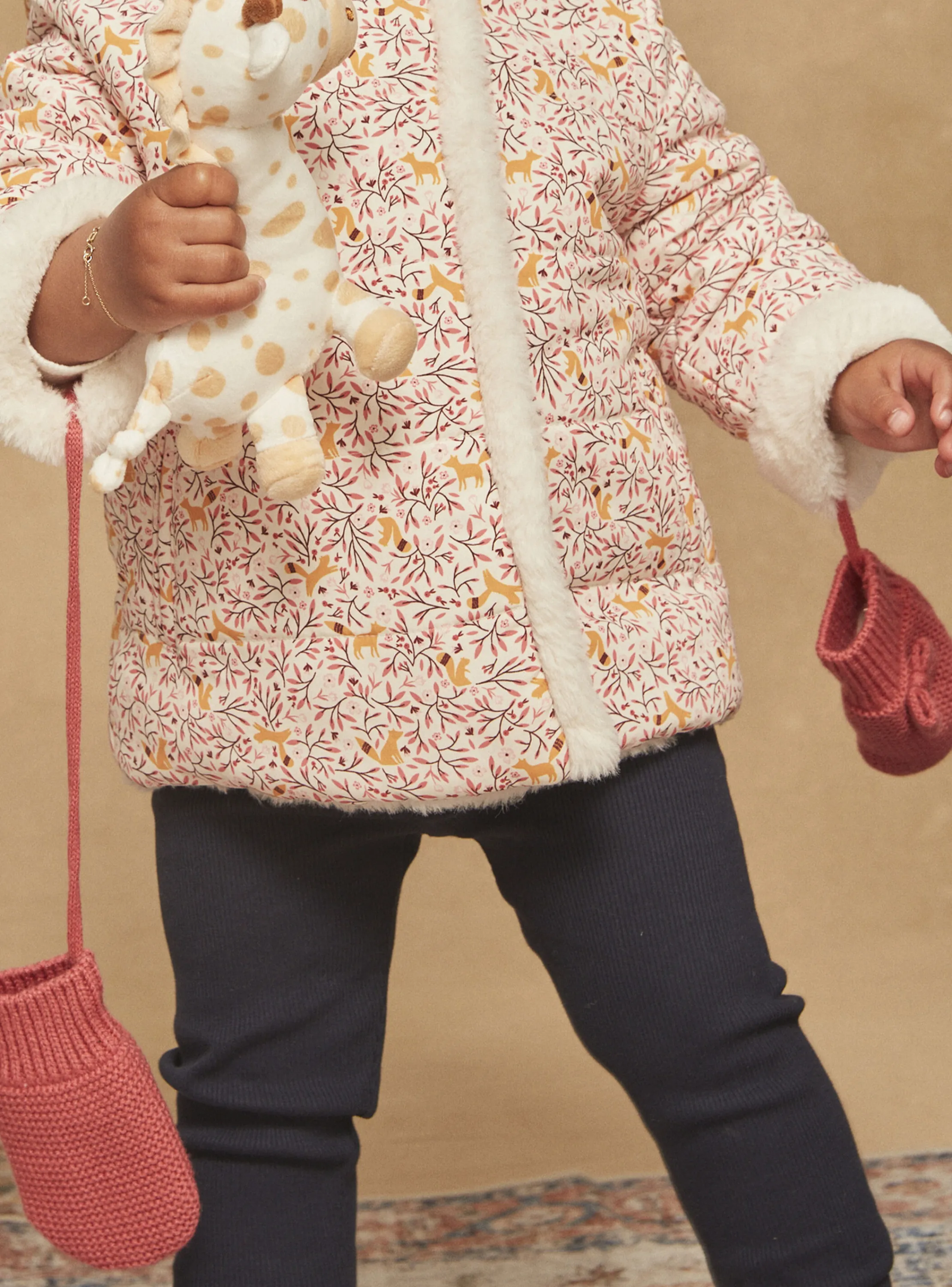 Shop Sergent Major Pink knitted mittens