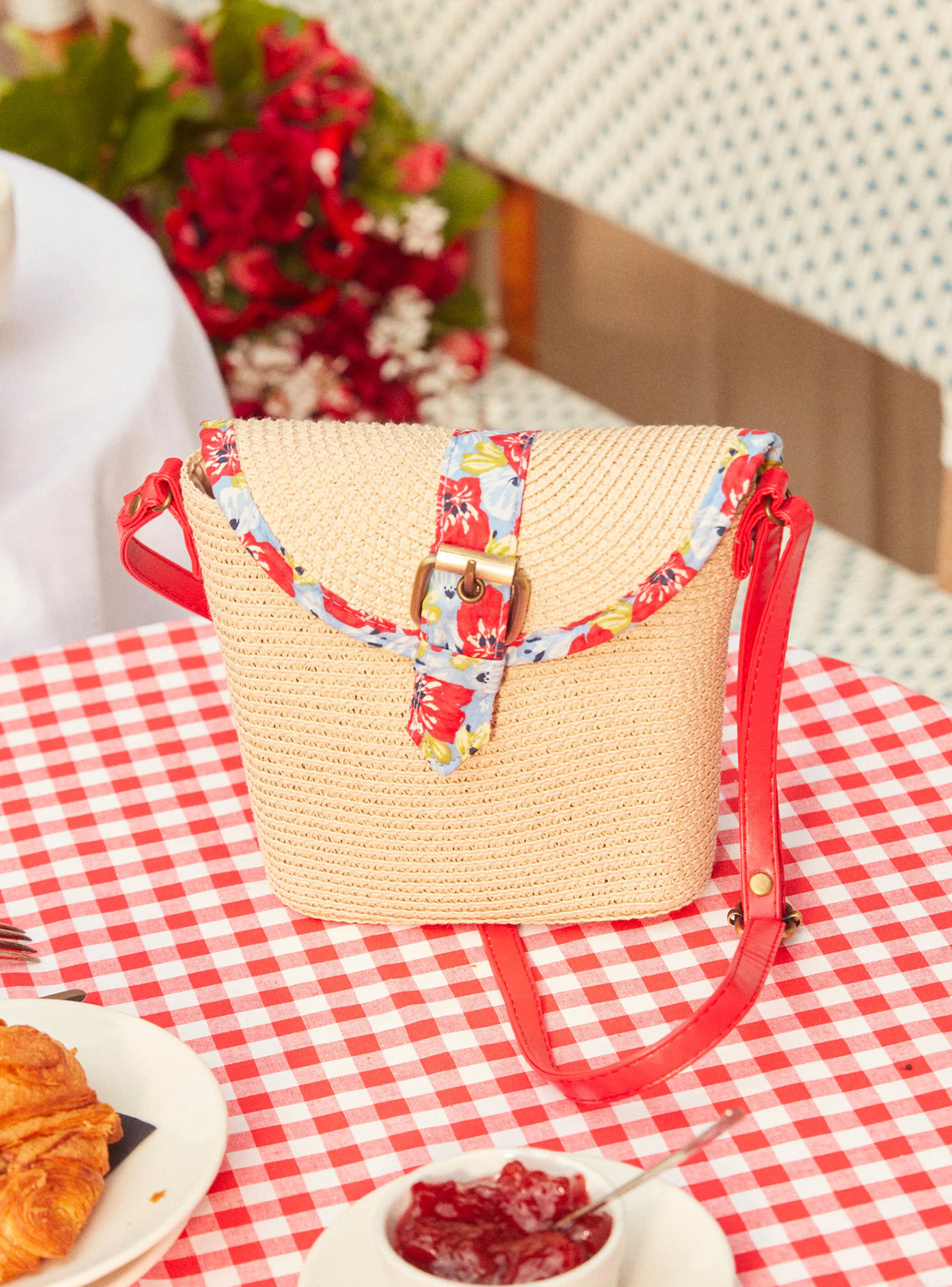 Discount Sergent Major Straw bag with and imitation leather handle