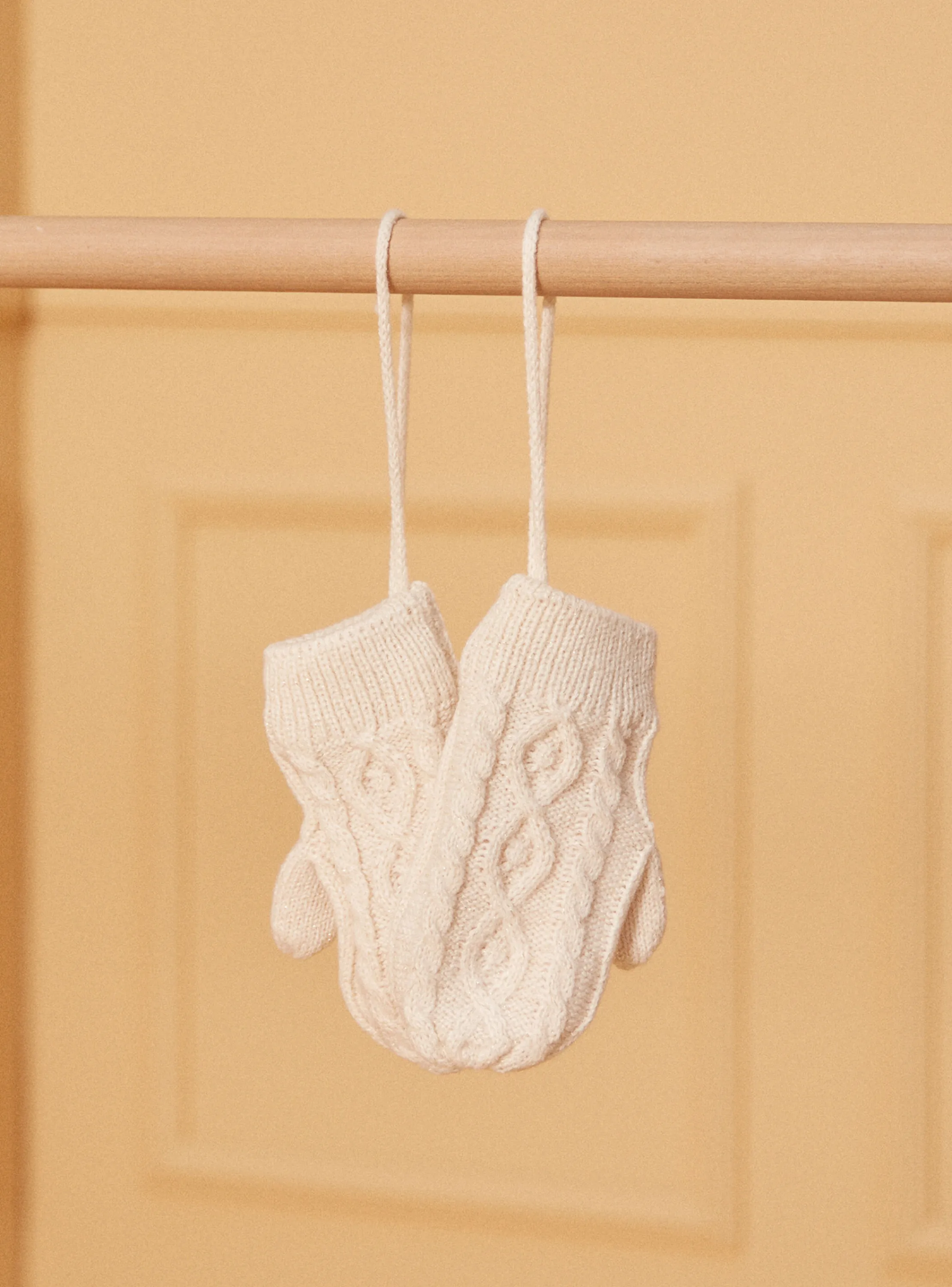 Hot Sergent Major Vanilla GLOVES & MITTENS