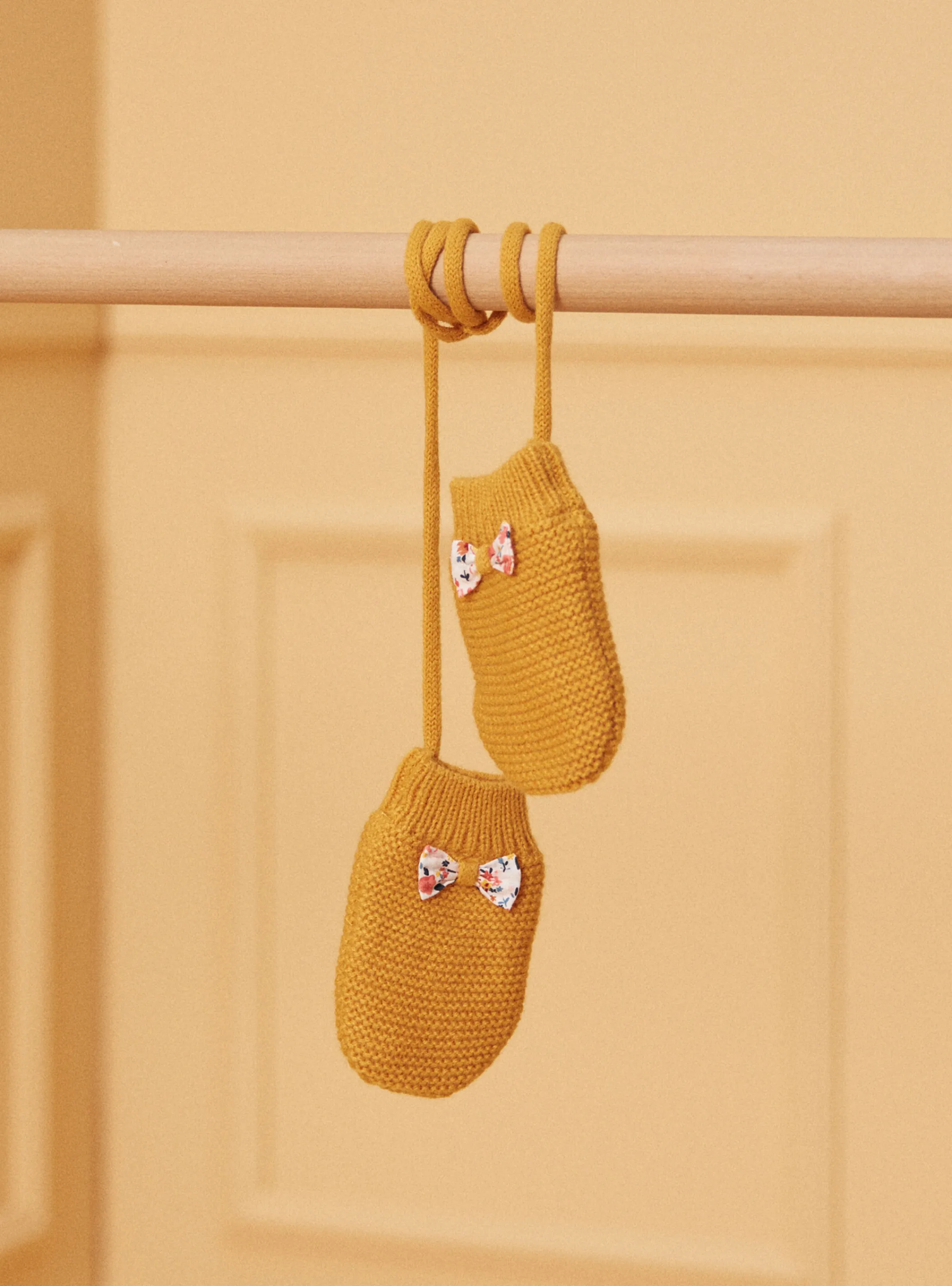 Cheap Sergent Major Yellow GLOVES & MITTENS